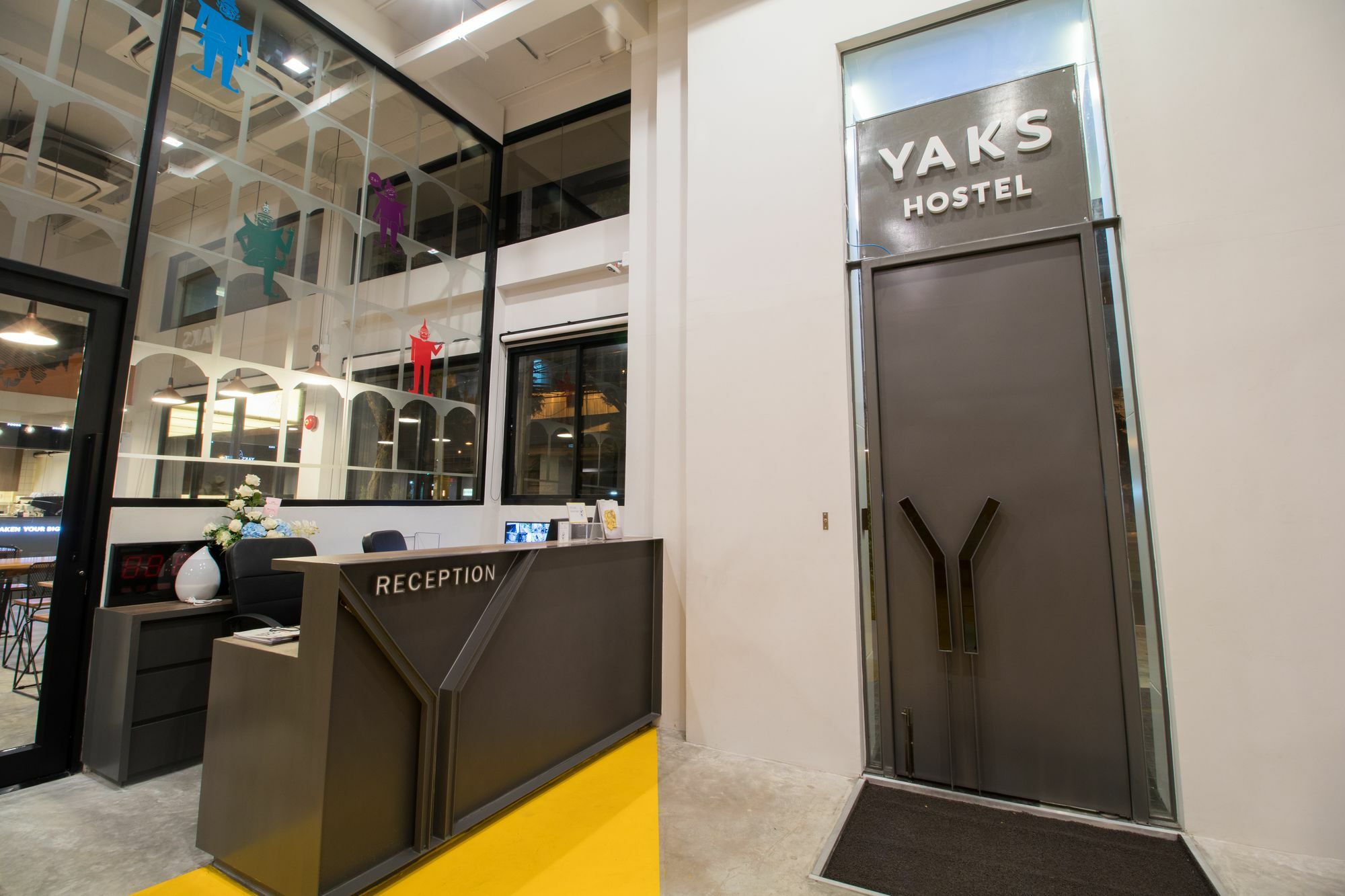 אכסניה Yaks House *